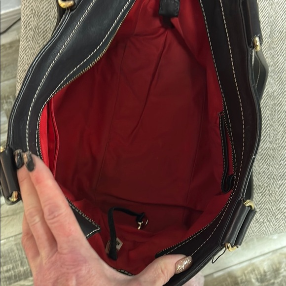 Dooney & Bourke Black and Tan Tote Bag with Signature Style - Picture 8 of 15